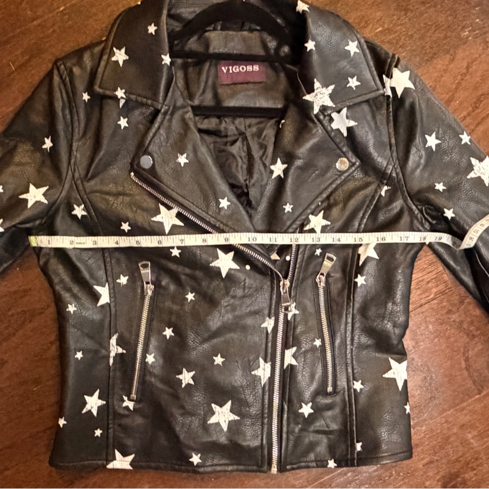 Vigoss Black Leather Jacket with White Stars PTP 18 size small - Picture 5 of 6